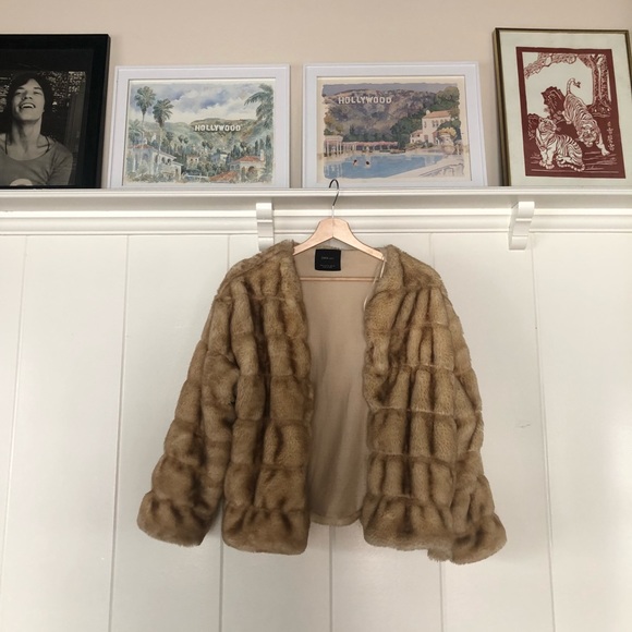 Zara Jackets & Blazers - ▪️zara tan faux fur coat▪️cropped oversized